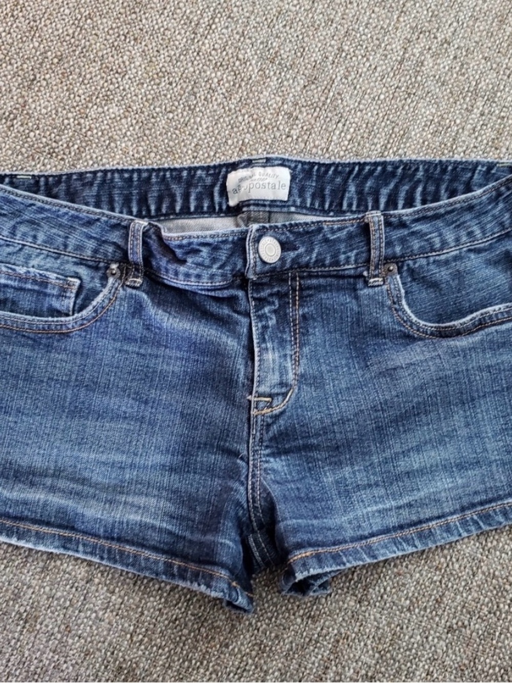 Aéropostale Women’s Denim Shorts Blue Mid Rise Embroidered Back Pockets Casual